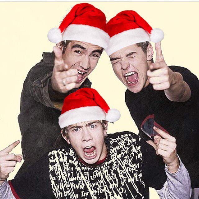 bustedworld's tweet photo. 🎄 TWELVE DAYS OF CHRISTMAS 🎄

Join us in counting down twelve days of Christmas @Busted style! 

12 days to go and Santa brings you...a little throwback photo 🎅 https://t.co/7XfXWCjmRS