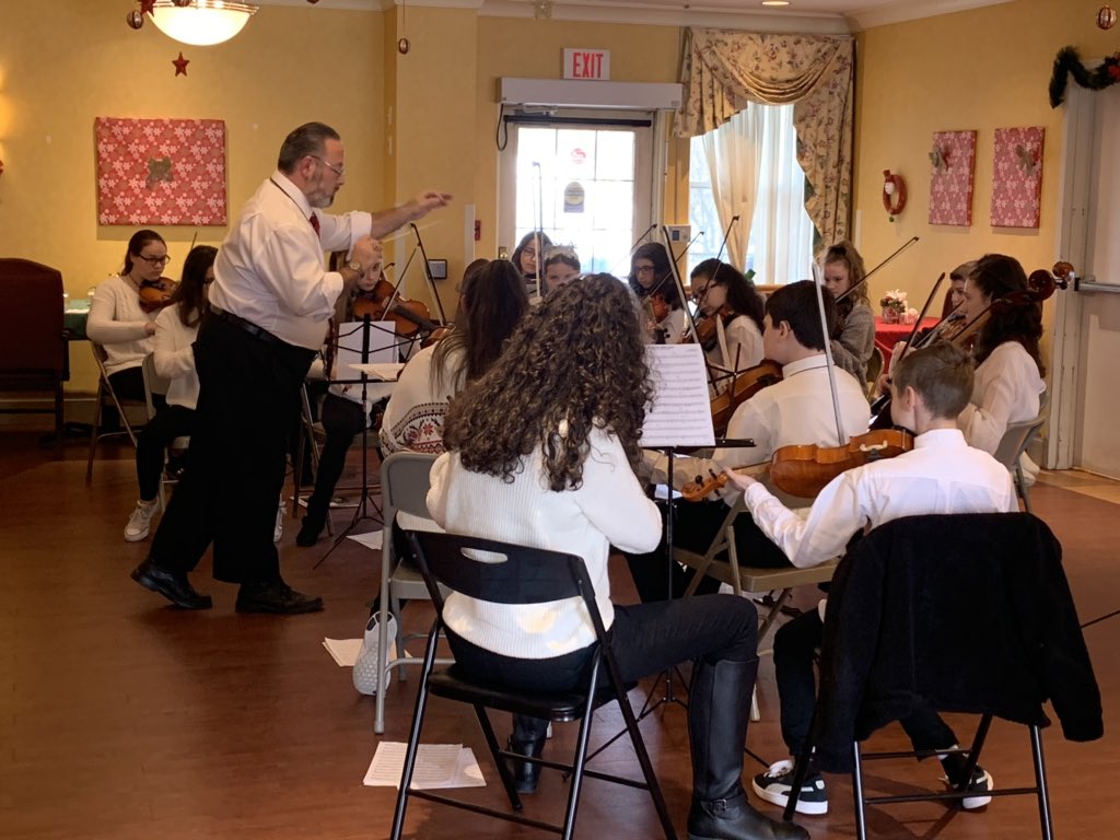 SBRHSMusic's tweet photo. SMS Strings spreading holiday joy at Somerset Ridge! https://t.co/QCT9Re7q2f