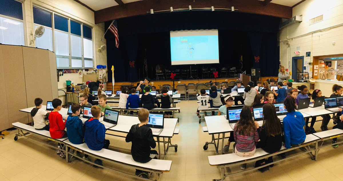 Hour of Code with our 2nd grade friends💻 <a href="/CollsTechElem/">Colls Elem Tech</a> <a href="/CollsZane_Gio/">Tricia Giordano</a> #collsedu #HourofCode2019