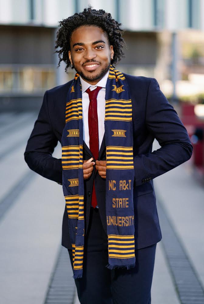 Frederick_Feely's tweet photo. They told me I couldn’t B.S my way through college.
3.0 GPA💙
2 paid internships💛
Deans list 💙
Chancellors list💛
#NCAT https://t.co/ewooQg4jcc