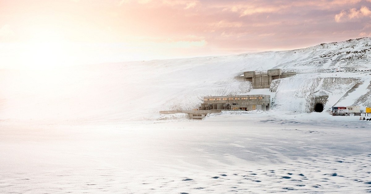 Voith_Hydro's tweet photo. Do you know this special atmosphere on winter days? This beautiful picture of the #Budarhals run-of-river power station in #Island generates up to 585 gigawatt hours of electricity annually.  #HydroPictureOfTheWeek https://t.co/vyVYZbNYjg