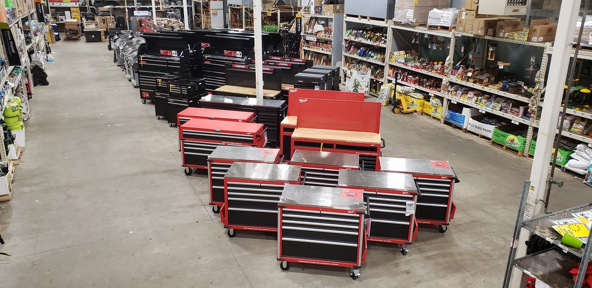 BurrellClevela1's tweet photo. Need a tool box? How about extension cords or timers for your lights? Well come and see Mason at #3602 he has all of these things plus way way more! Mason looks awesome thank you for your commitment to our customers and #3602!!! https://t.co/77vAAswOtO