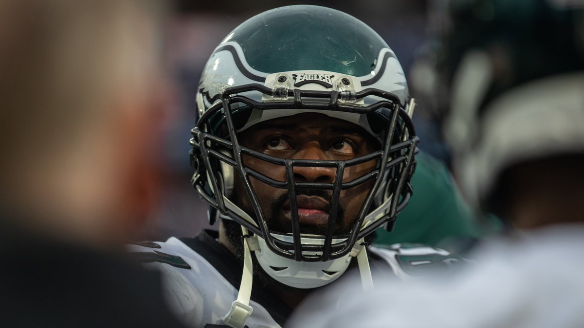Eagles's tweet photo. A man of many faces. Happy birthday, @fcoxx_91!

#FlyEaglesFly https://t.co/7pHXoDogHo