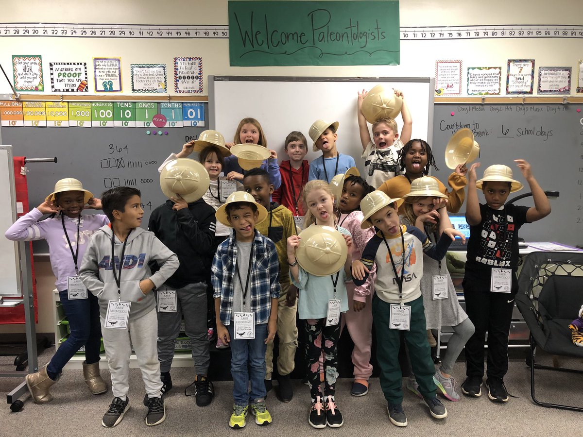 aprimaryDAY's tweet photo. Welcome to the JGES Dig Site! #soarthegrove @JeffreysGroveES https://t.co/XuLoG8GKke