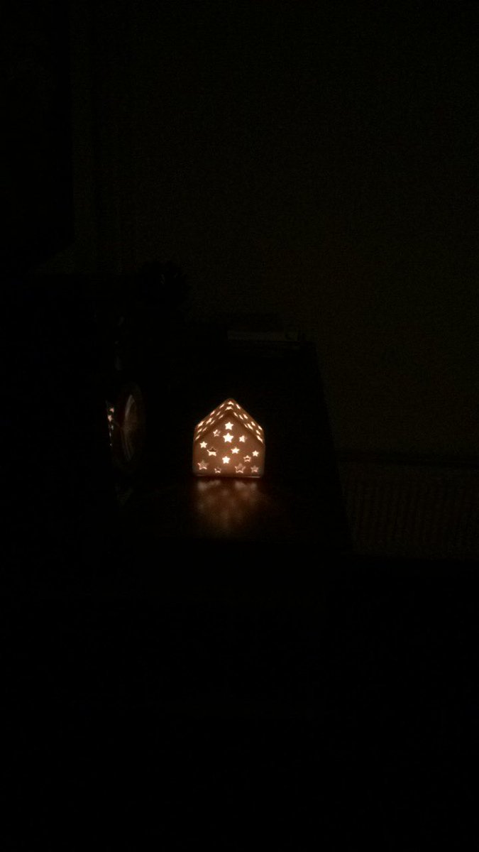MargrietdeJager's tweet photo. Het zijn de donkere dagen voor Kerst.... https://t.co/B3E9zVdKEi