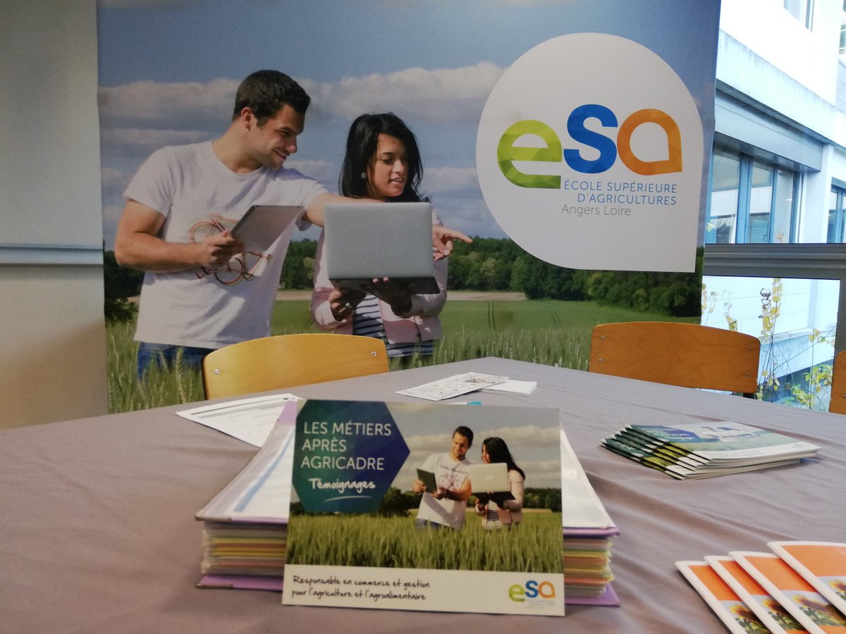 AGRICADRE_ESA's tweet photo. [JPO Samedi 14 décembre] 🔔Prêts à vous accueillir sur le stand #Agricadre @Groupe_ESA #conseils #orientation #poursuitedétudes #professionnalisation #agriculture #management https://t.co/Zu49WgQWp4