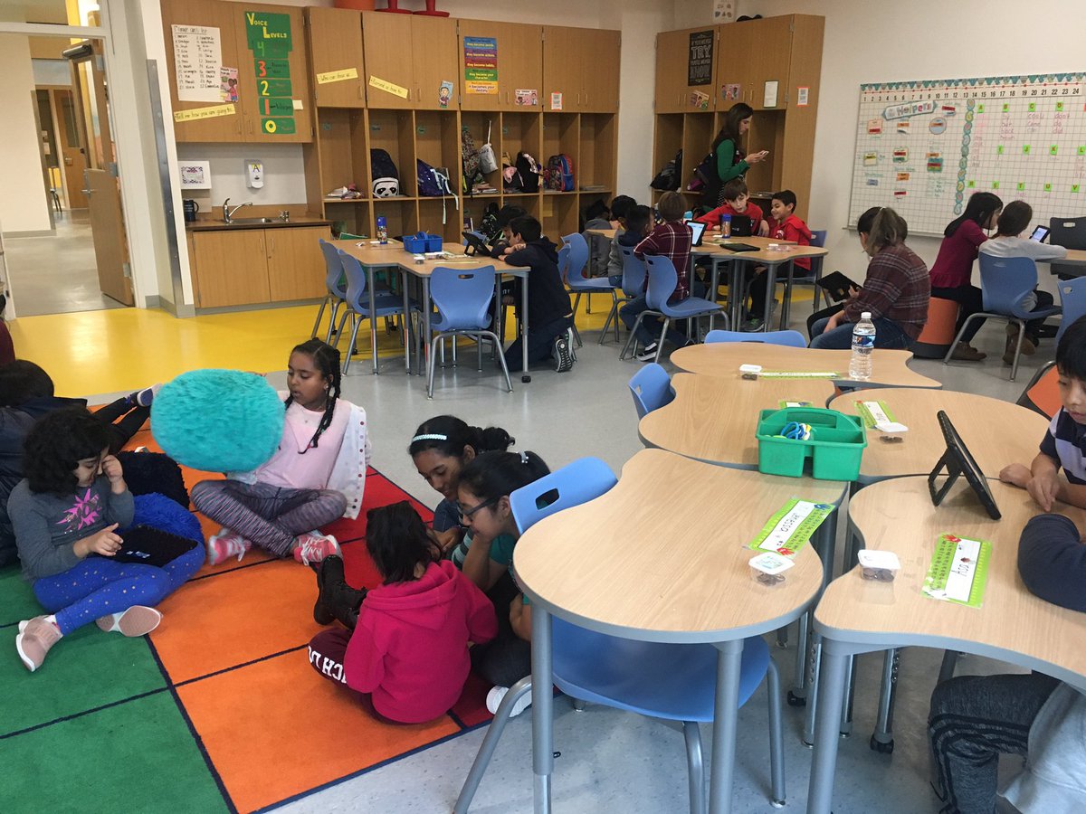 Fifth graders buddying up with first grade friends for #HourOfCode!@APS_FleetES #FleetES #OnFleet @Principal_Fleet <a href="/Fleet_AP/">Allie Weissberg</a> #APSisAwesome #APScodes #FleetCodes