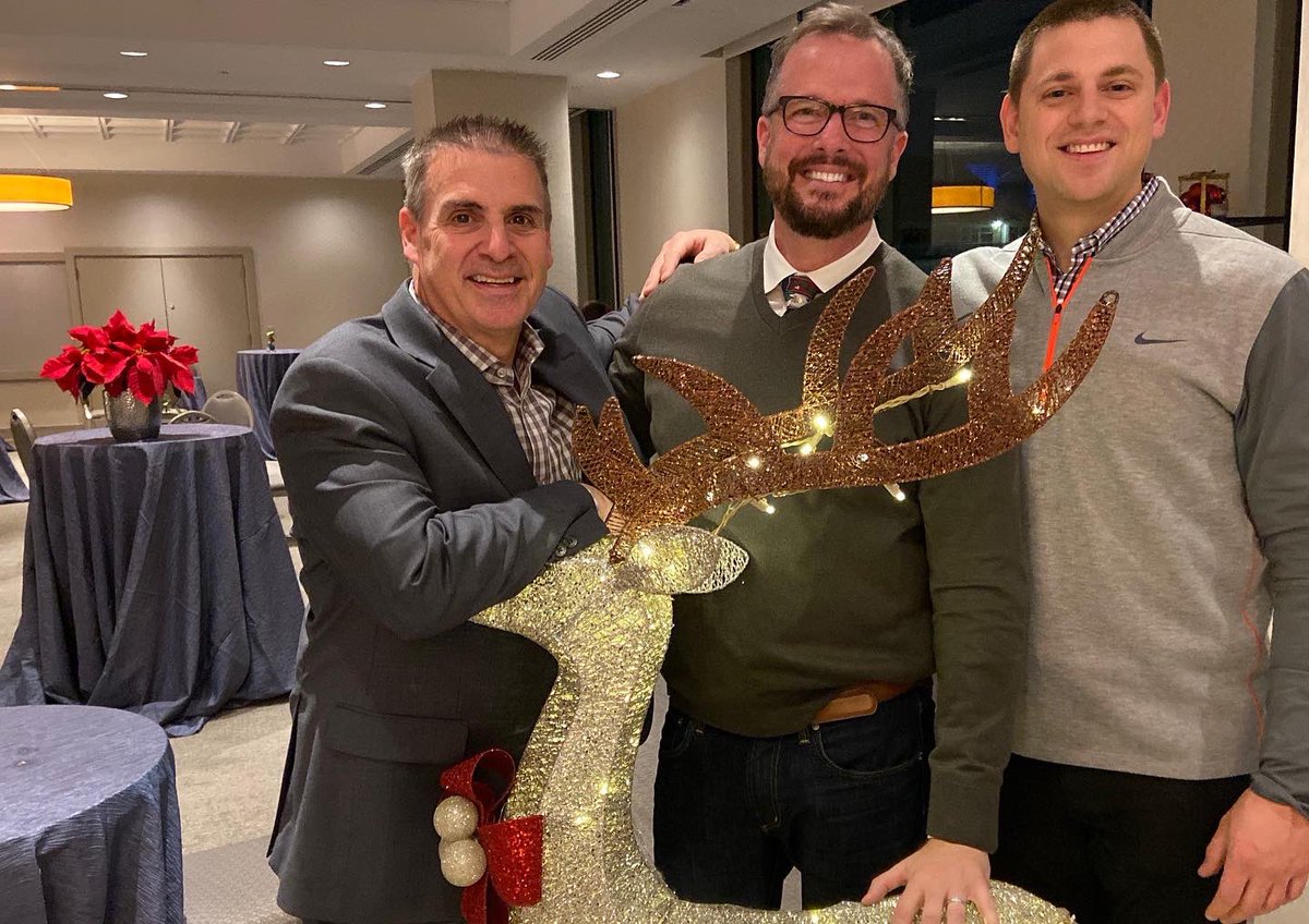 WorldgateTweet's tweet photo. Last night we kicked off the holiday season with these wonderful people in this cheerful setting tasting all these delicious light bites! #happyhour #teamworldgate #teamworkmakesthedreamwork Thank you @hiltonpennslanding for great service and meticulous attention to detail 👍🏻 https://t.co/CulnV9YzGi