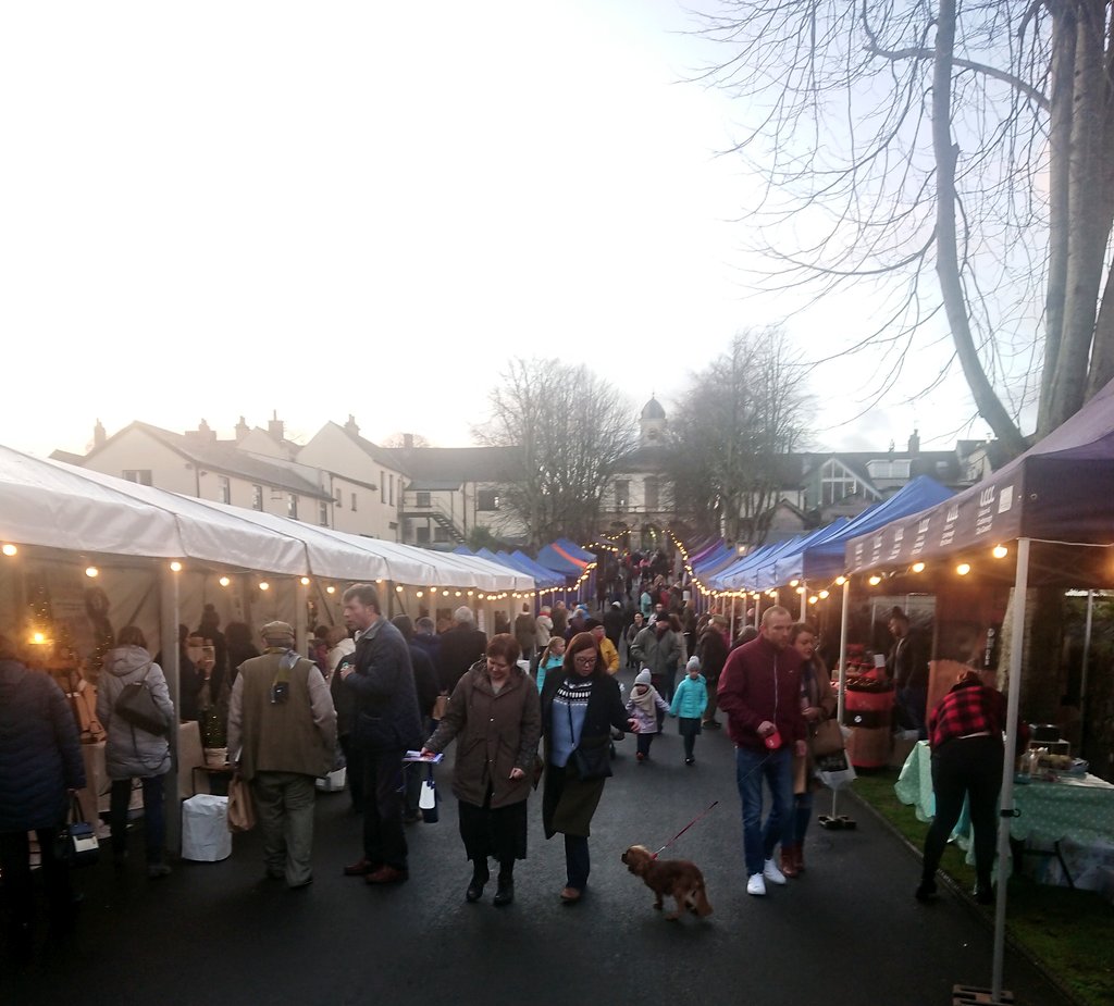 Loving the <a href="/lisburnccc/">LCCC</a> Christmas Market in Hillsborough. Open until 9pm tonight, well worth a visit! Check out <a href="/MangeToutDeli/">Mange Tout</a> (brownies) 😍 and @mrsRganics of course! #LoveLocal