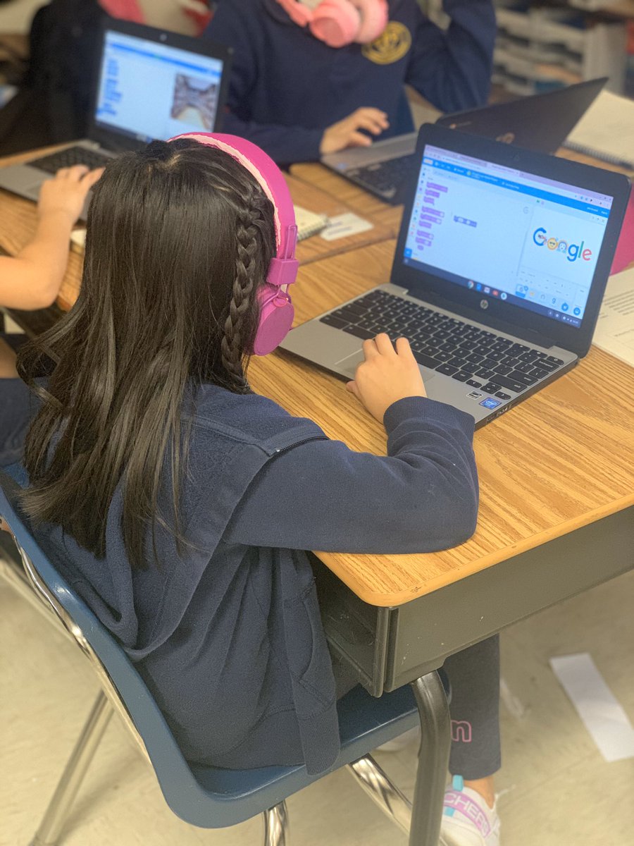 School3Grade3's tweet image. Hour of code in progress! #computerscience #codingday #CSfirstWithGoogle #3rdgrade