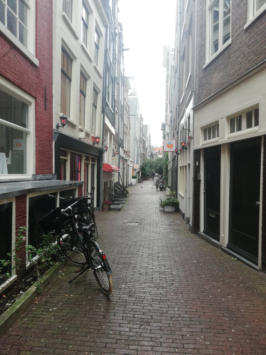 Mirabelledelor2's tweet photo. #amsterdam #annefrankmuseum #redlightsecrets #brouwersgracht. #adam #netherlands #travel #roadtrip #ontheroad #instavoyage #touriste #travelphotography #traveltourisme #friends #voyageeneurope #europe #hollande #paysbas #holland https://t.co/9M1FZrg5tC