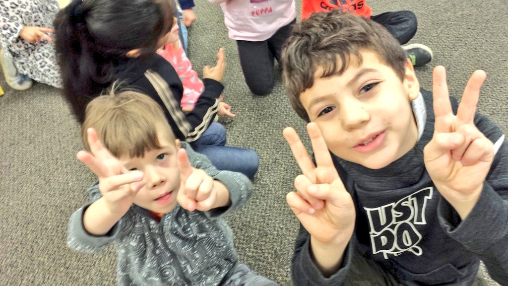 Prince Andrew P S On Twitter Breaking Down Numbers Into Smaller Units With Our Fingers 5 Can Be 3 And 2 Or 4 And 1 Numbertalk