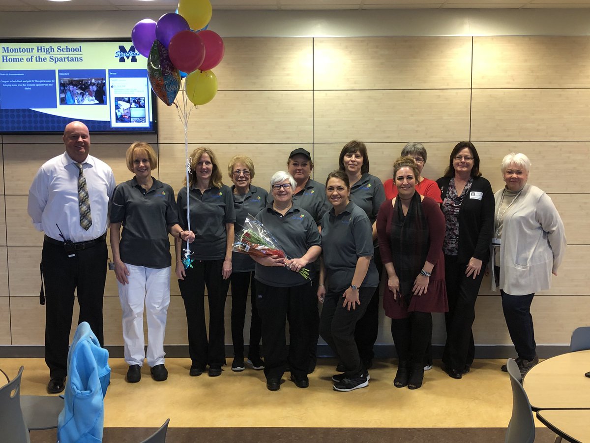 JGeisweidt's tweet photo. Moments Matter at Montour high school. The high school staff with the support of the high school principal Mr. price and Dr. Stone the superintendent all work together to make moments matter for all the students in the district. #Tngfeedskids #WeareTNG https://t.co/AdVe075sSU