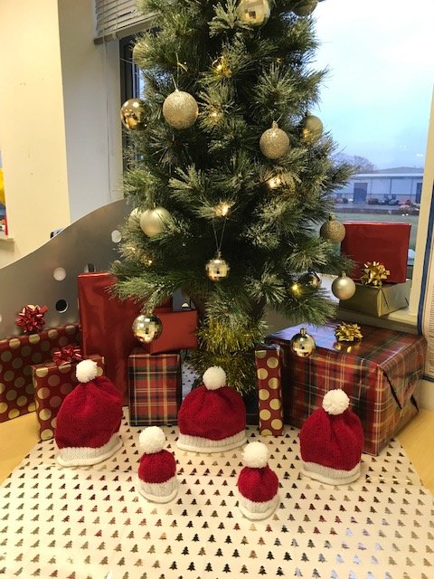 limemcp's tweet photo. Christmas is a time of giving. Our Finance Executive, @PaulaPix91, has given her time to make these cute #Christmas hats for babies born at the Neonatal Intensive and Transitional Care Units at @WorcsAcuteNHS over the festive period.
Well done Paula! #ChristmasHats https://t.co/3tAjPHqFlD