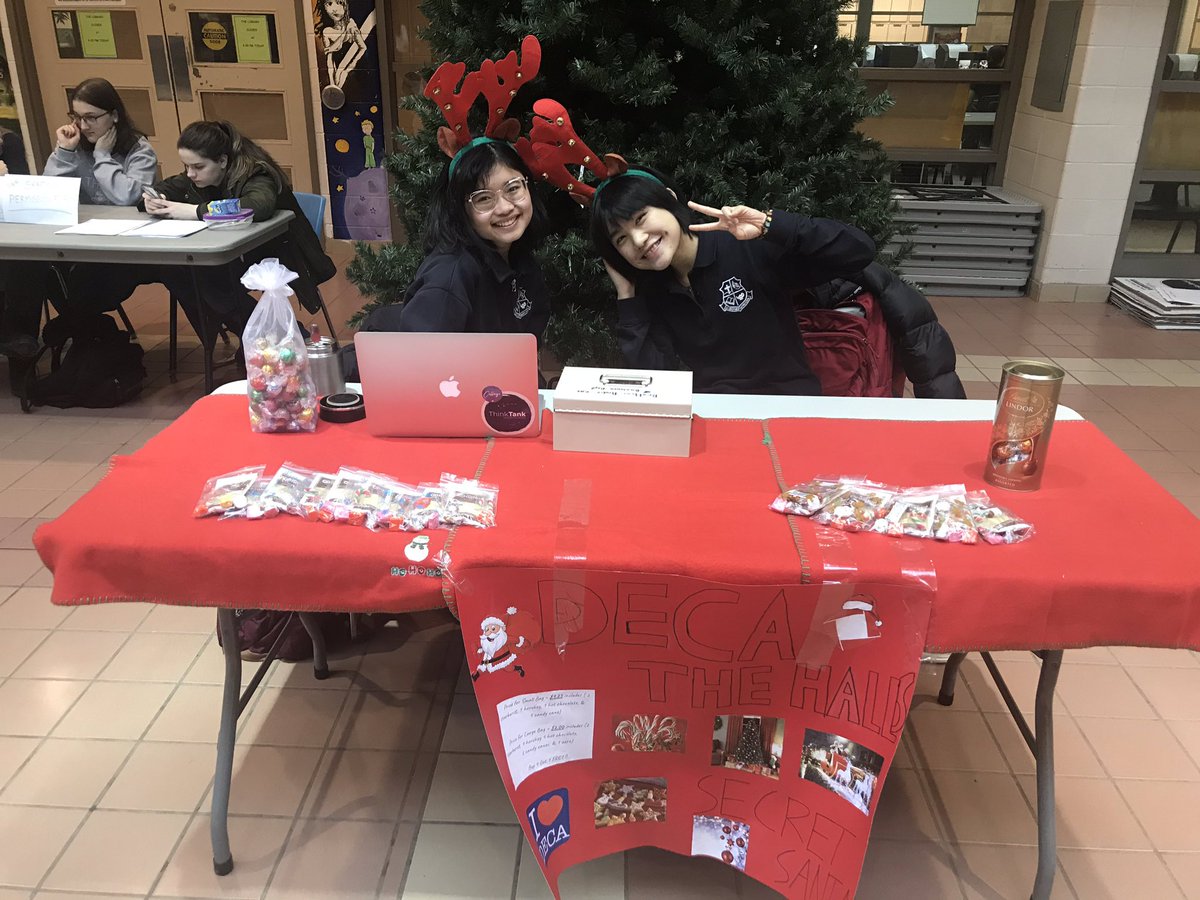 Last day to get your candy grams in the atrium! Send it to your friend, teacher or surprise that special someone! Be sure to visit the DECA table on all three lunches!