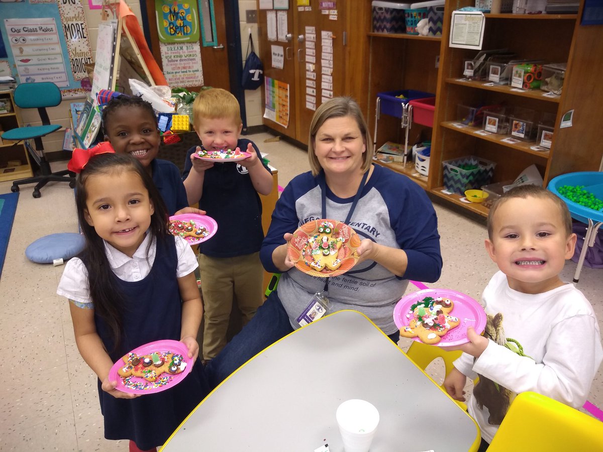 CornerOmega's tweet image. Making cookies with our Pre-K babies! #4theT #wheretheTbegins