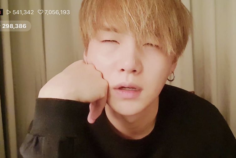 dont you love it when he’s reading the comments and he just-