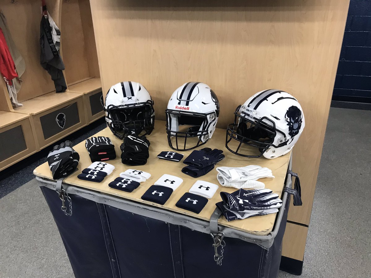 HUBisonEquip's tweet photo. Itβs that time of year again #BisonSwag time; Weβre all setup for the prospective @HUBISONFOOTBALL recruits visiting today! Even got the count down clock ready for the 2020 #HOF game #GoBison @HUBisonSports @UNISWAG https://t.co/uF5w14Yjvc