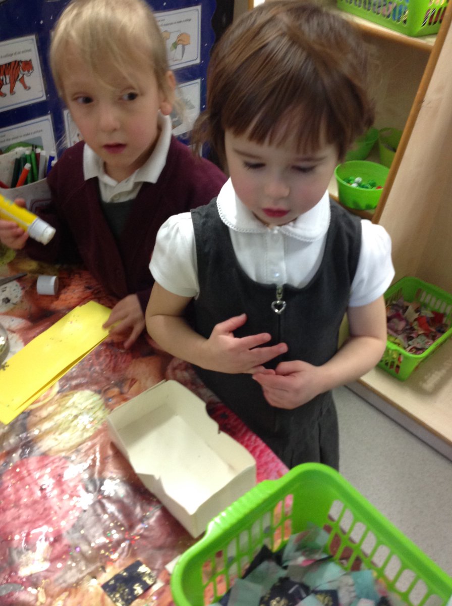 DartonNursery's tweet image. We have been making santa sleighs in nursery this week 🎅 @DartonPrimary #DPS_art