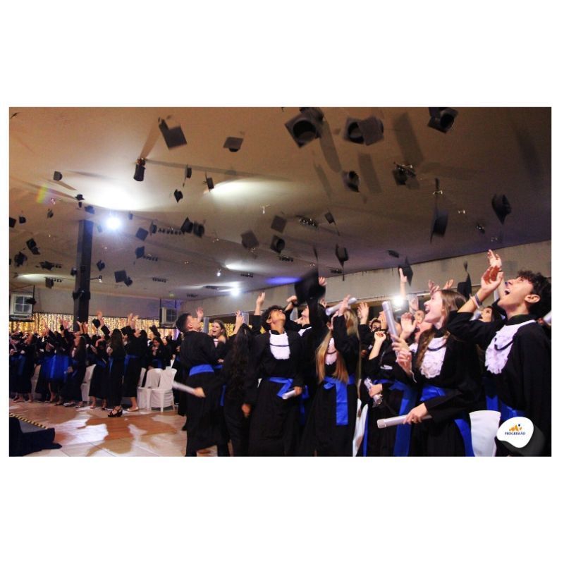 progressao's tweet photo. #FOURMOU! | Parabéns a todos os alunos dos 9ºs anos e das 3ªs séries que participaram da cerimônia de formatura. Foi lindo viver este ciclo com vocês e foi ainda mais incrível encerra-lo com louvor e alegria! As fotos já estão no nosso site! #vamosMUDARjuntos #progressao https://t.co/gpCexZpRPu