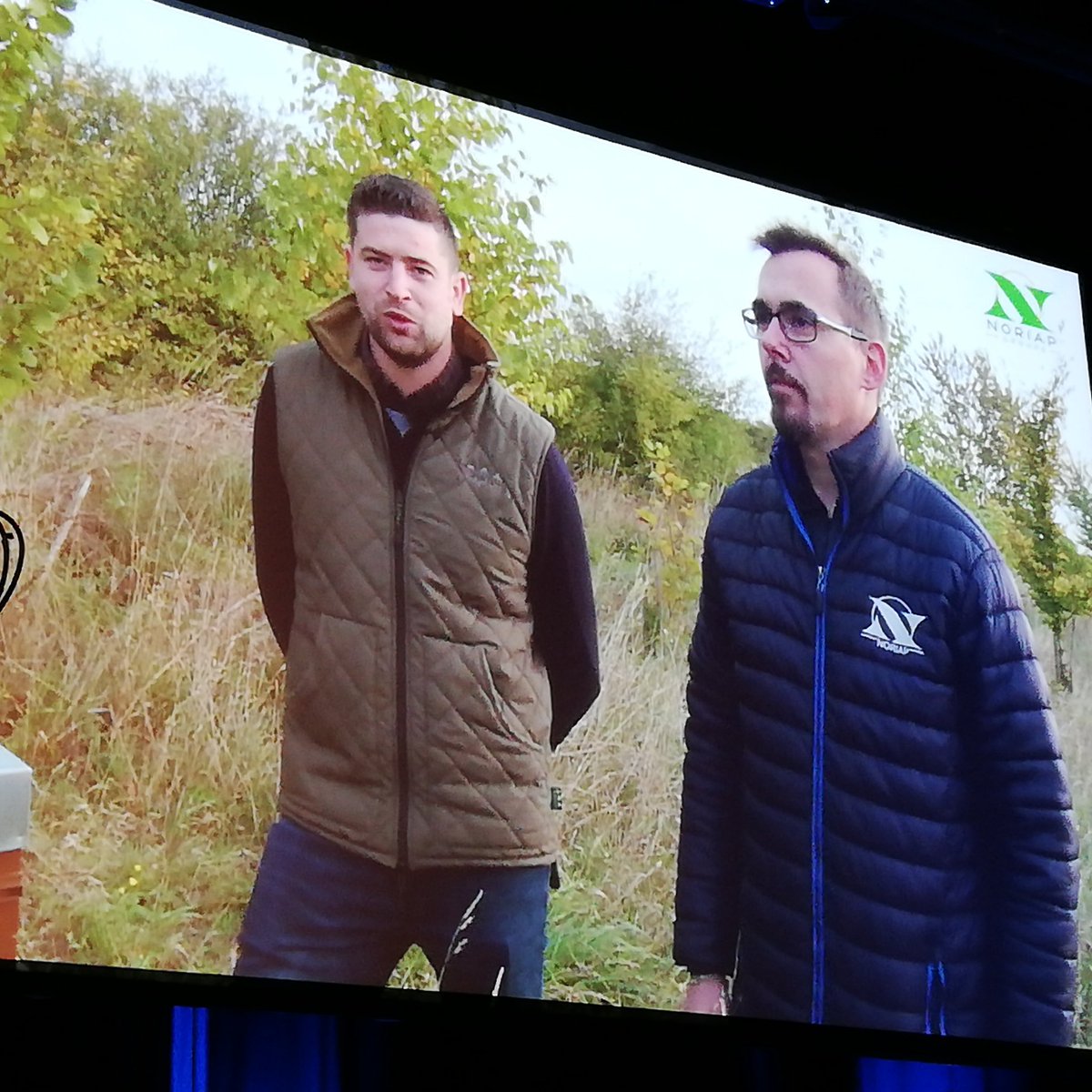 #AGNORIAP2019 ds le JT de Jacques Legros concilier #agriculture 🚜🚜 et #apiculture c'est possible et expliqué par notre apiculteur 🐝🐝🐝 <a href="/SucNicolas/">Suc Nicolas</a> et 1 agriculteur <a href="/gauthier_poiret/">Gauthier Poiret</a>
<a href="/ITSAPinstitut/">ITSAP-Abeille</a> <a href="/FranceAgricole/">La France Agricole</a> <a href="/ja_somme/">JA Somme</a> <a href="/BleuBlancRuche/">Bleu Blanc Ruche</a> @Luc_Maurer <a href="/LhoteMarion/">Marion LHOTE</a> <a href="/MicWink80/">Michael W  NORIAP</a>