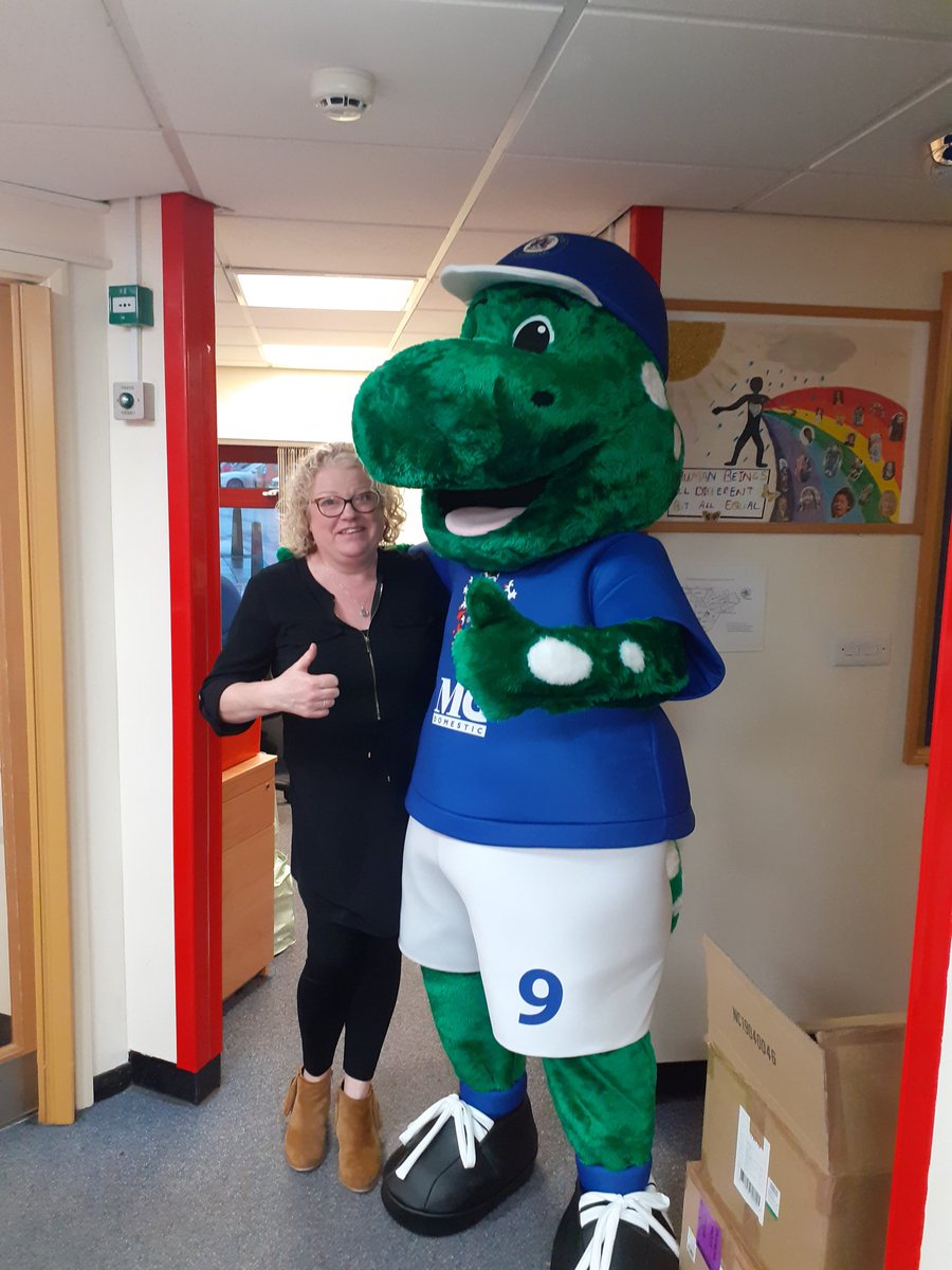 Stalysaurus1's tweet image. Back on @CommunityStaly duty this afternoon, I've been visiting @Millbrooknews to tell the children about the '£5 Fresh Air Football' ticket initiative @StalyCelticFC in Assembly, really enjoyed meeting you all 👍🔵⚪ #MascotMatters
