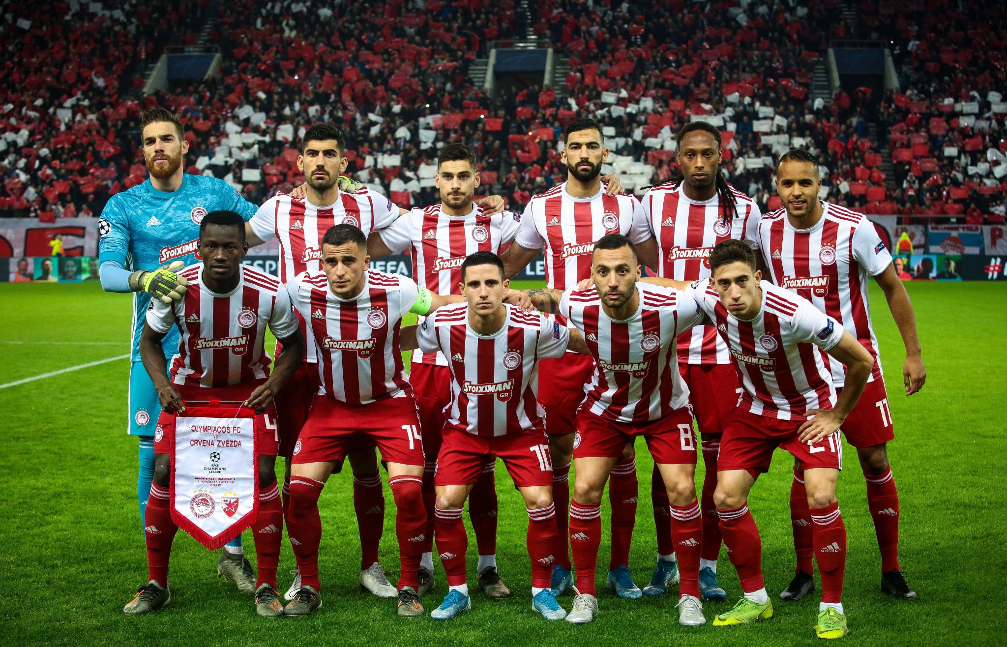 Olympiacos FC (47🏆) a Tuwita: "TEAM = FAMILY! 🔴⚪️ #Olympiacos #UCL #UEL  #OLYCZV #Greece #Football #WeKeepOnDreaming https://t.co/1M2qpt1hLR" /  Tuwita