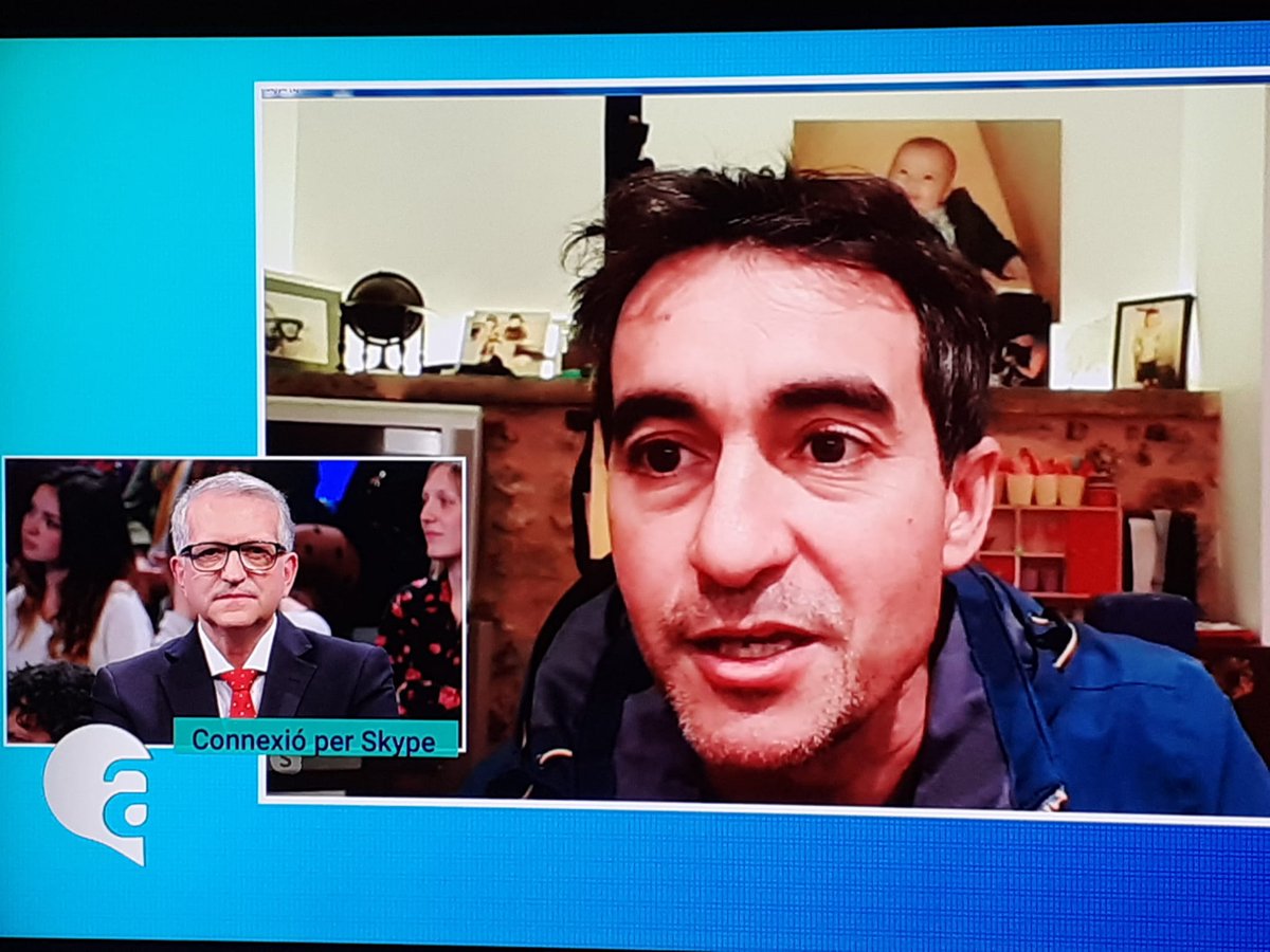 [🔴] Connectem amb l'Alberto Encinas! És el protagonista d'una de les darreres notícies més potents d'enguany. Després de 8 anys segrestada, ha pogut recuperar la seva filla aquest 2019 📱 #AraiAquí2019