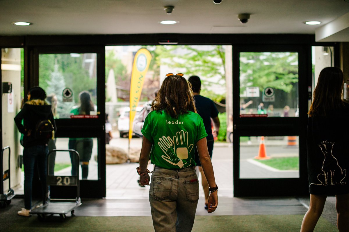 NewCollegeUofT's tweet photo. We as a college pride ourselves on our community. No matter where you look, there are parts of it everywhere...
โ
New for The NEW: @miras_nafri talks with leaders at NEW in "Hardcore Origin Stories: Leaders of the New"
https://t.co/KNE4DTDURW
โ
#lifeatnew #UofT #studentblog https://t.co/FEOYznqmda