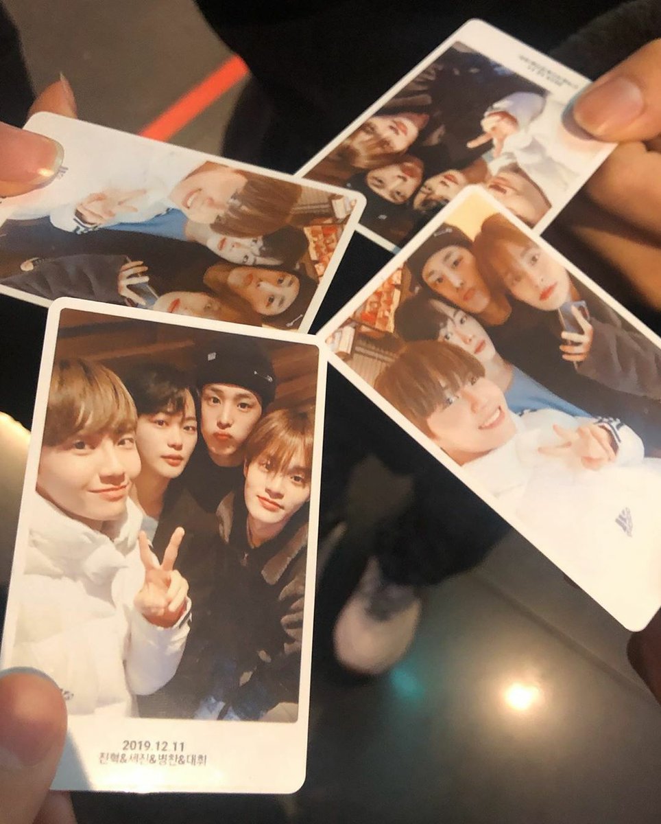 BY9LAT's tweet photo. [#INSTAGRAM | 13.12.19]

Actualización de Byungchan junto a Jinhyuk, Sejin y Daehwi. 
Parace que todos fueron a ver Frozen 2.

"¡Finalmente! Jajaja"

#BY9_Debut_2020 #BY9_DEBUT #We_Need_BY9 #ProudToBeDear9 #AlwaysWithBY9 #our_universe #For_Nine 

©jinhyukism https://t.co/CKCntOS8Qn