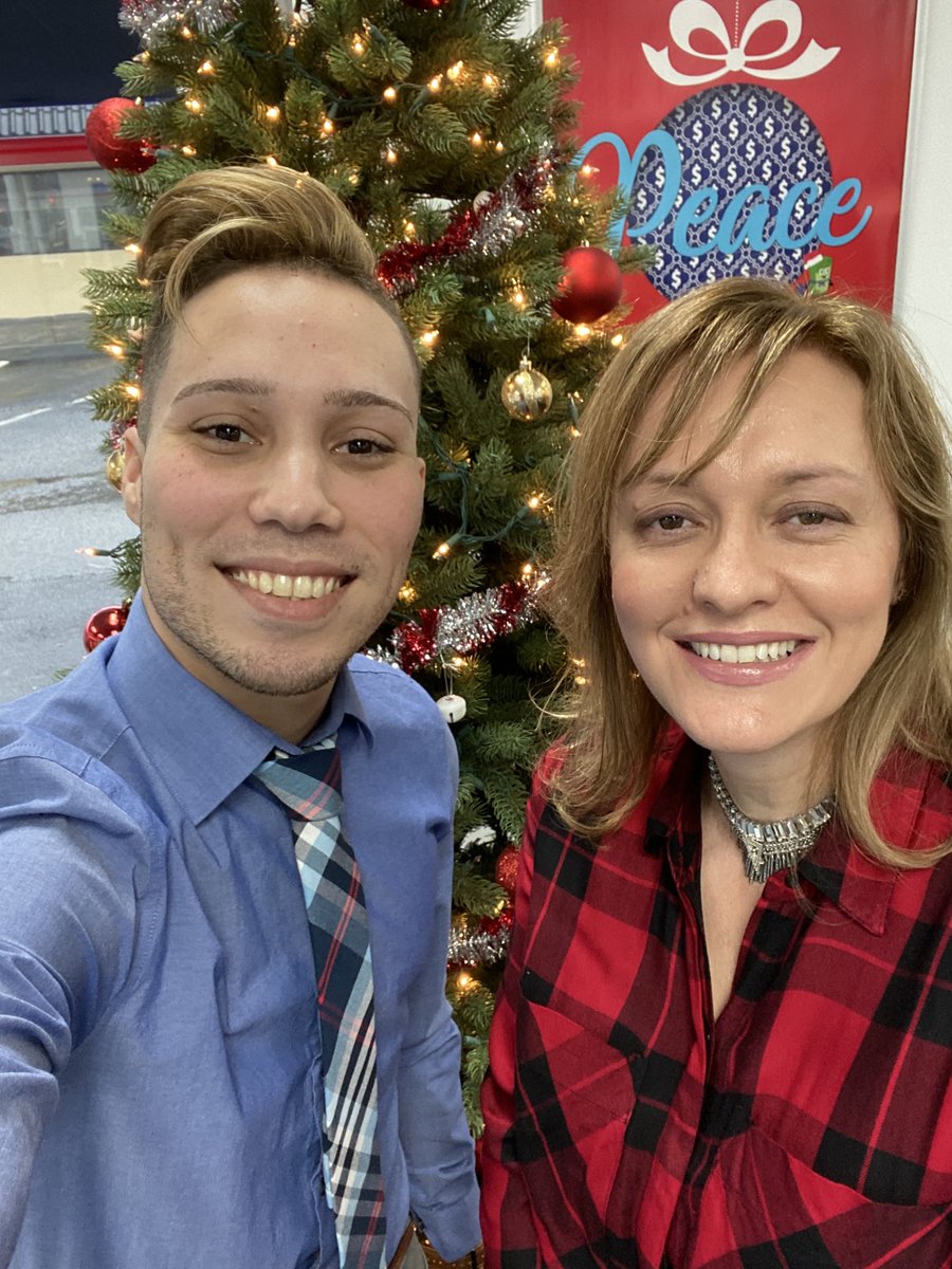 GinaMen76204001's tweet photo. Chamblee 1 ready to serve our customers with a big smile. Come see us and get your holiday cash today. 5567 Peachtree Industrial Blvd. Chamblee, GA 30341 #tmxfinance ⁦@BruceCantrell6⁩ https://t.co/VMYGDZWXQR