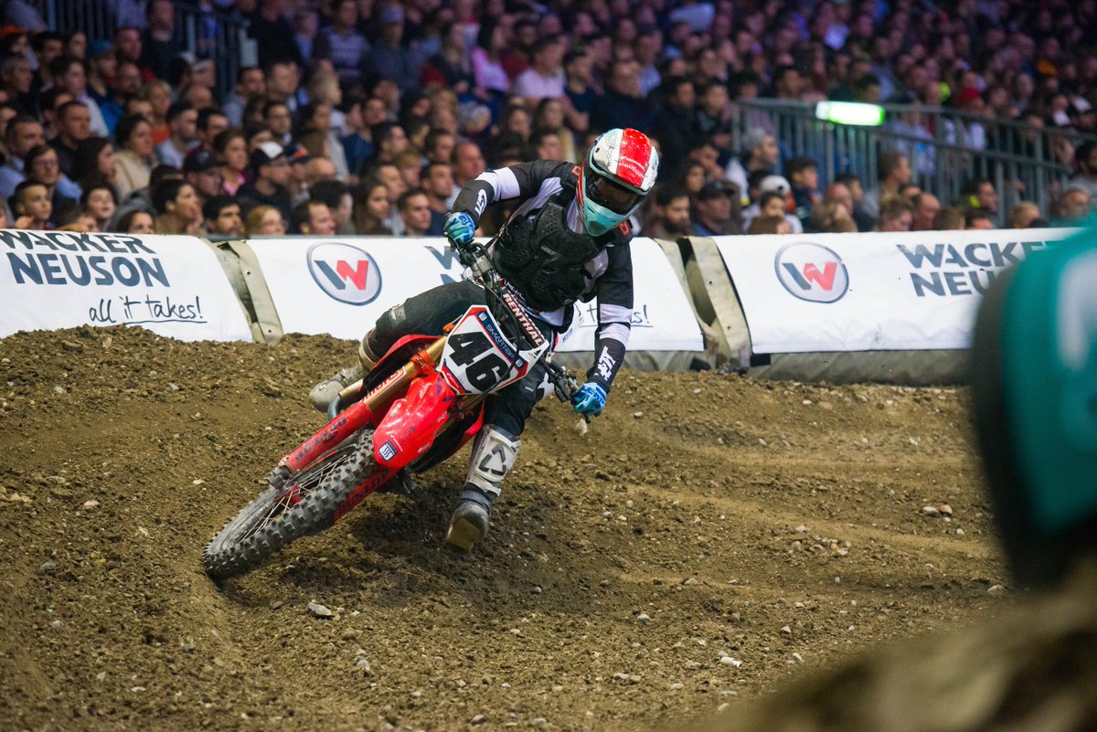 N°46 Justin Hill @justinhill46has enjoyed riding in Geneva even if he had a crash... We hope to see you again next year 💪🏻💥

📸 <a href="/lissimorephoto/">James Lissimore</a>