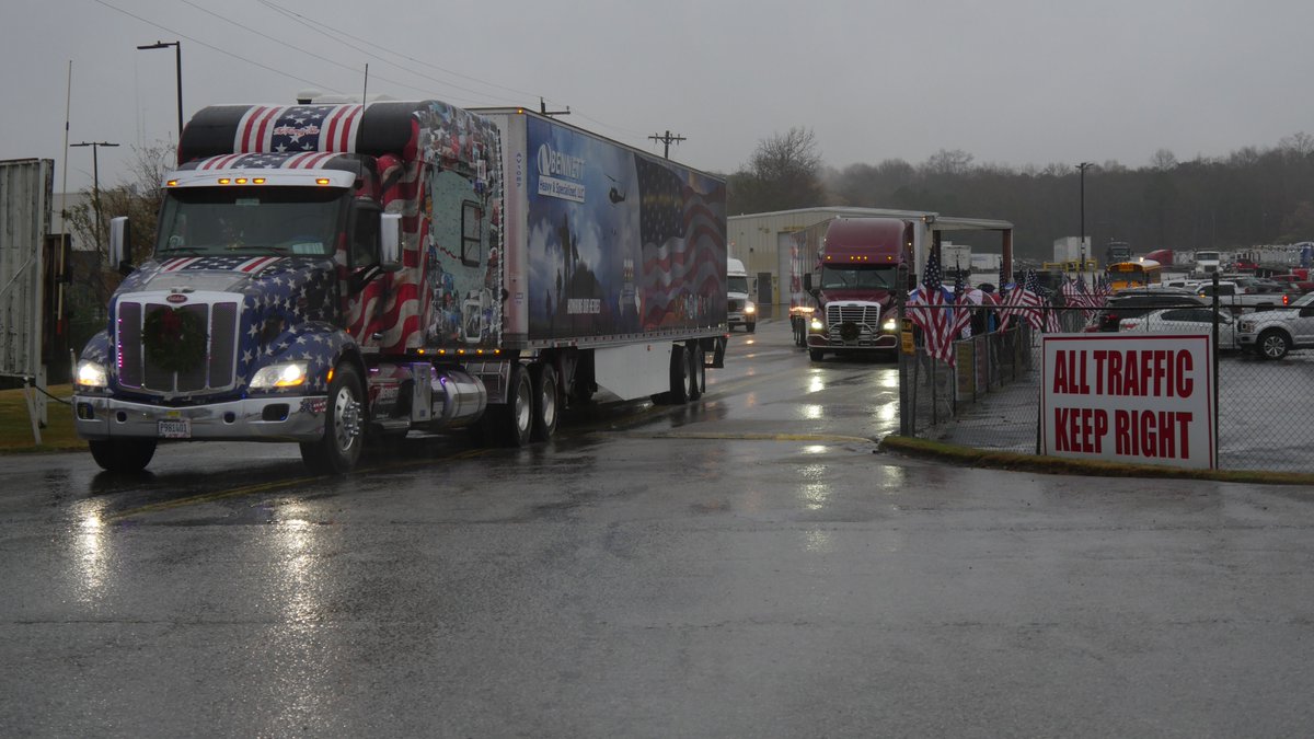 BennettFamilyCo's tweet photo. We celebrated this morning our seven Bennett drivers that made the journey to Maine to pick up over 15,000 wreaths that will be placed on the graves of our fallen heroes at Andersonville National Cemetery tomorrow. @WreathsAcross 
#BennettBest https://t.co/C2FpIIgmZs