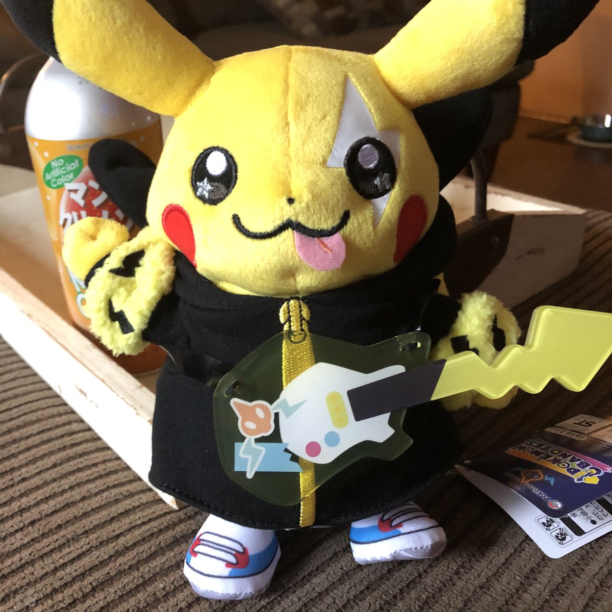 FizzySodaWave's tweet photo. Friend surprised me with the cutest little rockstar I love him https://t.co/zmj8wNtYfH