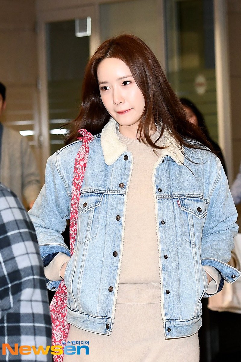melaniryt's tweet photo. V and Yoona today 20191213
(Yoona arrival from Taiwan & V go to Japan for Muster)
#vyoon #BTSV #snsdyoona https://t.co/tU3WGnF7Ax