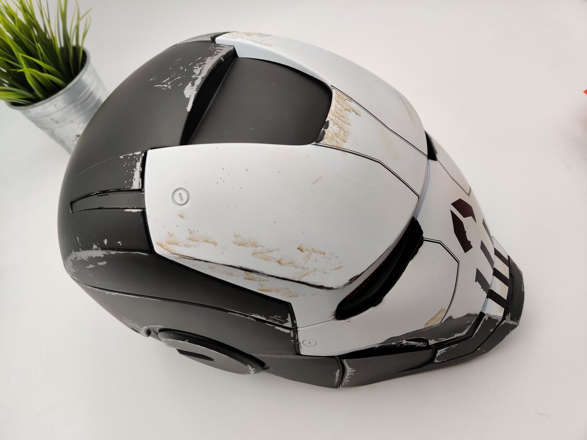 JournalDuGeek's tweet photo. RT &amp; Follow @JournalDuGeek pour tenter de gagner ce casque collector Iron Man Silver Mark II de la collection #MARVELLEGENDS Gear chez @Hasbro ! https://t.co/FXIujBIVXV