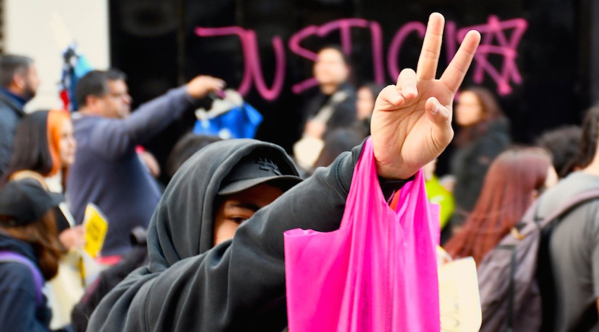 GJEP123's tweet photo. GJEP's @PhotoLangelle:  #PHOTOS &amp; thoughts from Chile: "On this journey we saw marches against a new WTE #incinerator planned 4 #Mapuche land, #womensmarch in Temuco, remote Mapuche land occupations protests... @CJAOurPower @WhatsNYourPapr @NatCounterPunch https://t.co/U8aBq6Ipa1 https://t.co/LFwADXKJgf