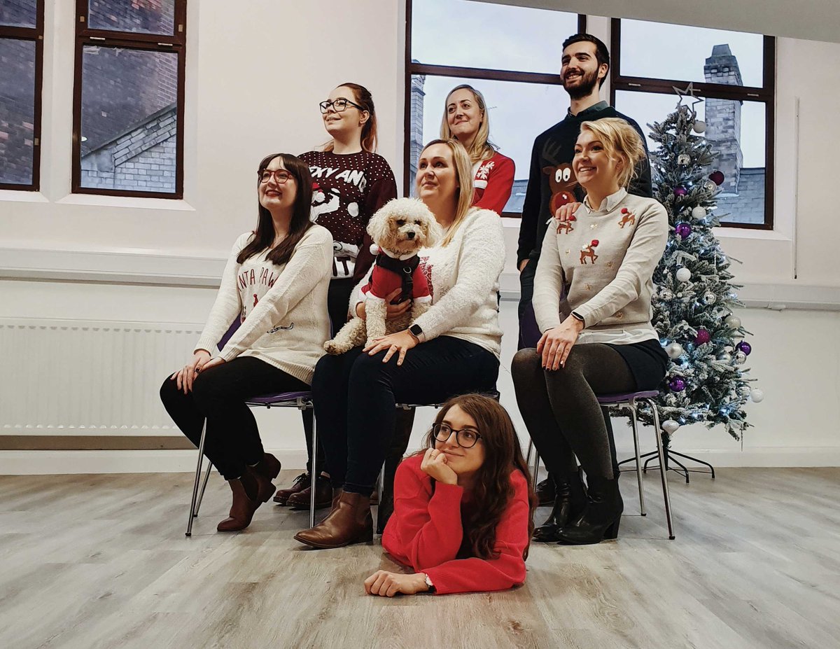 socialchangeuk's tweet photo. It's #ChristmasJumperDay ! And the #Changemakers have donned their best woolies for a fantastic cause! Making a positive change and being at the cutting edge of tasteless festive fashion…count us in! 🎅🌲#SayCheese #FamilyPhoto https://t.co/GCoolC2FsP