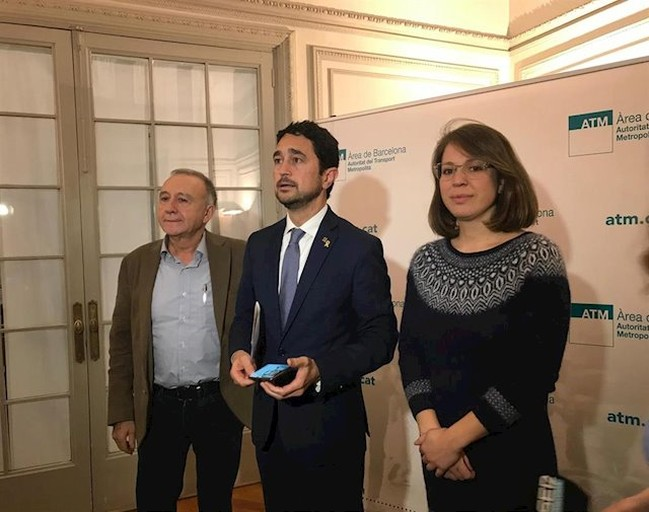pl_mireia's tweet photo. 🗞️ TITULARS 13 desembre #SantJust
1⃣ Activada l'alerta #Ventcat a tota #Catalunya
2⃣ L' @ATMbcn rectifica i crea un nou títol de #transport: la #TFamiliar
3⃣ La Repara Truck @Solidanca s'aturarà a @AAVVMasLluiStJt aquest cap de setmana https://t.co/XnLGqFpWzW