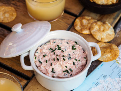 Bonjour à tous,
Je vous ai posté une petite recette pour l'apéro, à tester dès ce week-end et pourquoi pas inviter à votre table de fêtes. Elle vous tente ?
ift.tt/2rA95Ym ift.tt/2rA95Ym