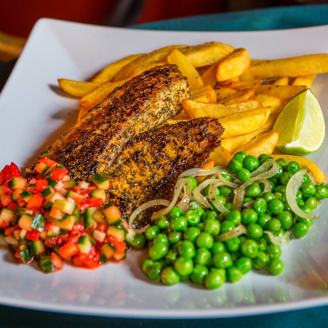 ArchipelagoUK's tweet photo. It’s been a long week!
Who’s in need of a hearty meal? Join us for a Friday night dinner with the friends, family or colleagues!
~Zataar spiced tilapia fillet with peas, chips, strawberry &amp; cucumber salsa is an explosion of simple but vibrant flavours. ✨ https://t.co/SMG6traI6Z