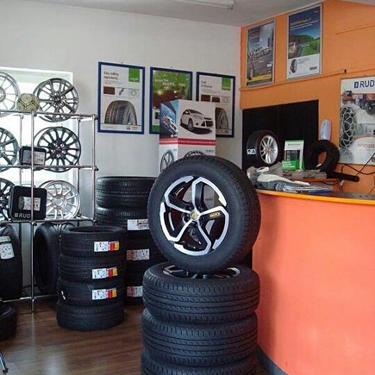 elite_wheel's tweet photo. Thank you for your continued support of our aim of eliminating the need for you to drive around with fake #tyres .We are now broadening that #2020Vision with #EliteAuto one-stop mobility workshop that gives mechanical, informational &amp; top-notch service, first in the industry. https://t.co/EYdLPBuyed