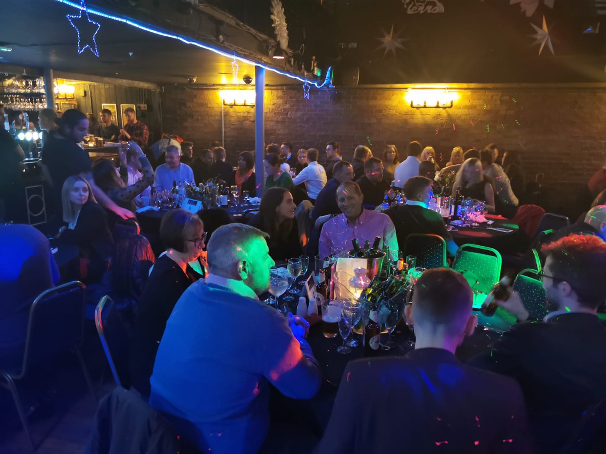 fivetilnine's tweet photo. Once again, what a fab evening at the "Christmas Barrel of Laughs" at the @frogandbucket last night. Huge thank you to everyone that attended, we know there’s lots of stuffing the dairy this time of year!🎄🎅
#networking #manchester #construction #property #fivetilnine #comedy https://t.co/Y9cJLyVlDI
