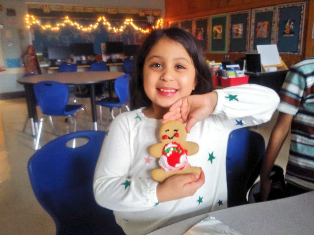 JessicaKellyENL's tweet photo. The gingerbread people we created, have gone missing. If you have ANY information, please contact the ENL Department! #successatcres #languageexperienceapproach https://t.co/hxTl5NOcwB