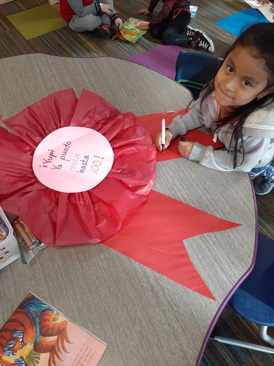 CalvoKinder's tweet photo. El Moño de la Fama presenta a dos amiguitas que contaron sin error ni ayuda al 100, 3 veces en dias diferentes. #KinderLove #rtsd26learns #euclidexplores https://t.co/wgekZ43wBs