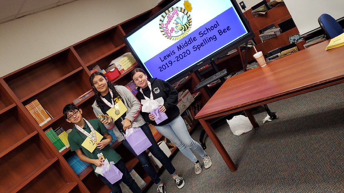 KendlGraham's tweet photo. Woohoo!!! #wearelewis #spellingbee #winners 🎊🎊🎊🎊🎉🎉🎉🎉 https://t.co/ce4hsFZyI5