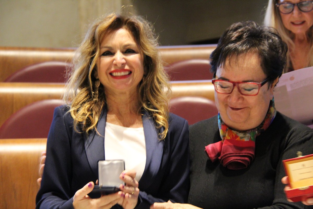 fmdigitale's tweet photo. #GJC2019 
Ringraziamo ancora tutti coloro che con #progettiinnovativi contribuiscono ogni giorno alla trasformazione della #scuola mediante l'uso inclusivo delle #tecnologie. Un grazie speciale va a #SilvanaFerreri. L'intervento dedicato a #TullioDeMauro:
https://t.co/ZKNBfHWrMW https://t.co/z3LKDDIVuM