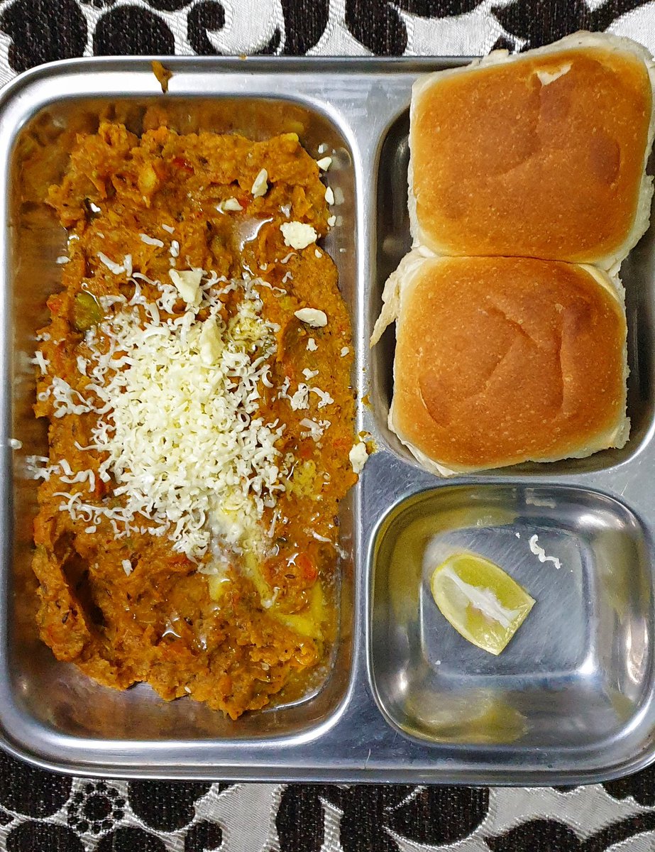 kiranbh's tweet photo. Breaking all the diet rules tonite... home made cheese pav bhaji with freshly baked pav from a local bakery..
Diet ki aissi ke taissi...
#breakingrules #nodietrules #thisisdinner #pavbhaji https://t.co/cnR5Fh0J3S
