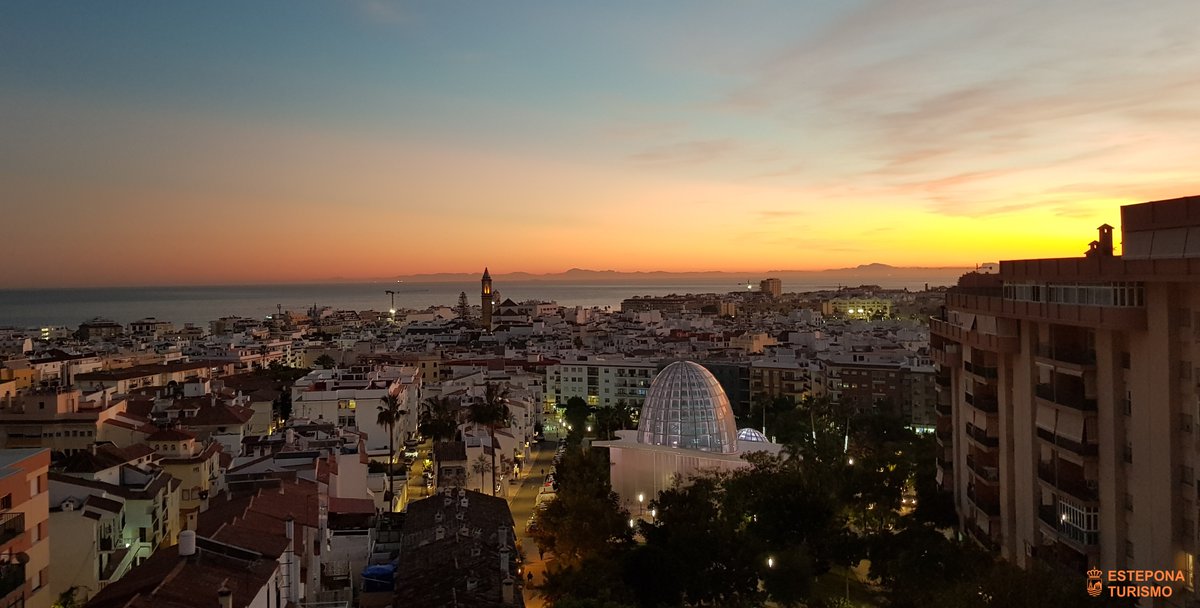 EsteponaTurAyto's tweet image. Y con esta preciosa imagen del #atardecer sobre Estepona con Marruecos al fondo te deseamos un #FelizFindeSemana :) And with this beautiful picture of the sunset over Estepona and Marruecos we wish you a #NiceWeekend

#SéFeliz #BeHappy #Disfruta #Enjoy
