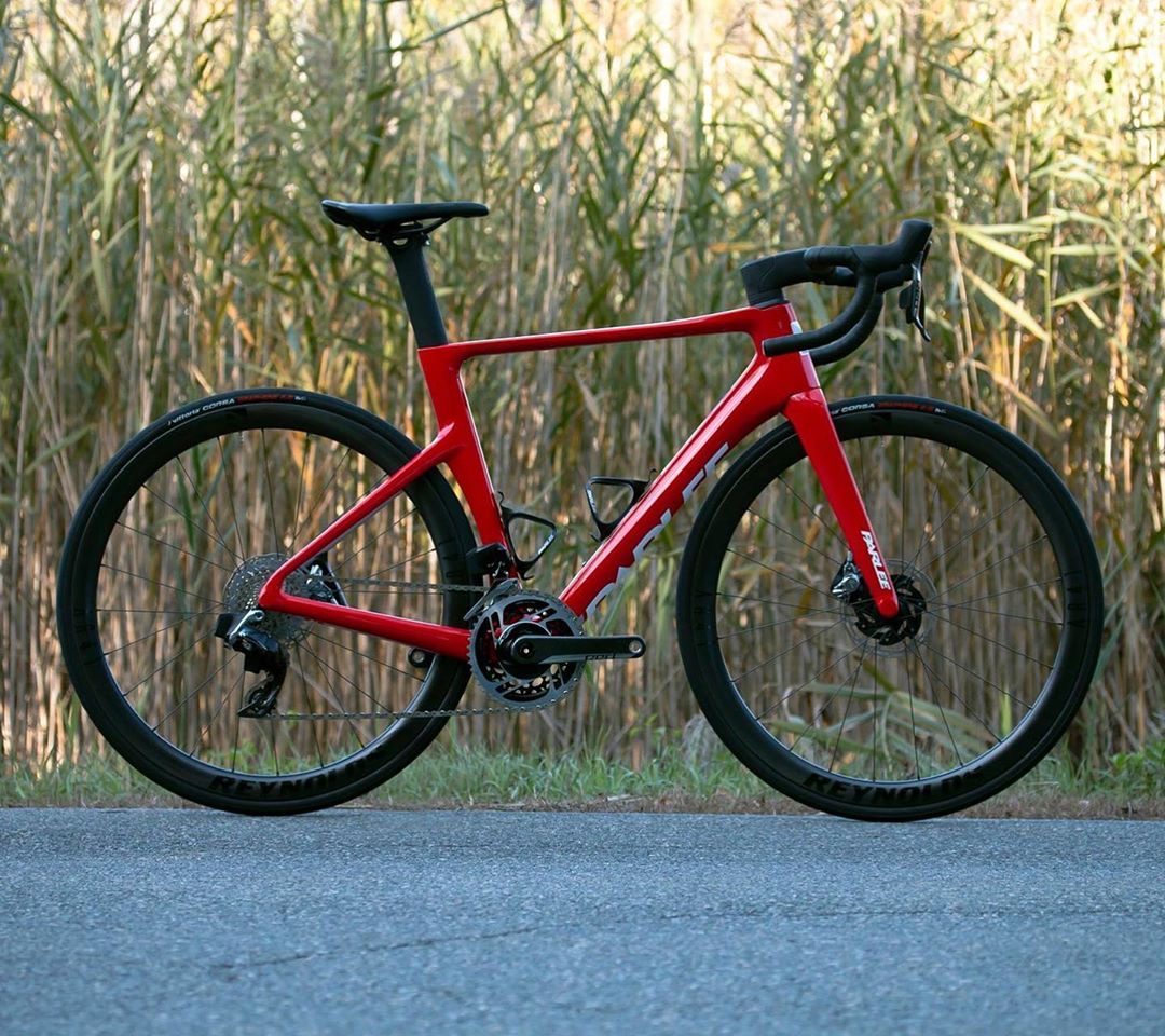 ReynoldsCycling's tweet photo. Black bikes are sleek, but red bikes are faster. It's science. ๐ฌ
๐ธ@collectifparlee
#reynoldscycling #carbonwheelexperts #roadbikes #redisfaster #carbonwheels #fastbikes #roadriding #reynoldswheels https://t.co/QNnKPfOHSy